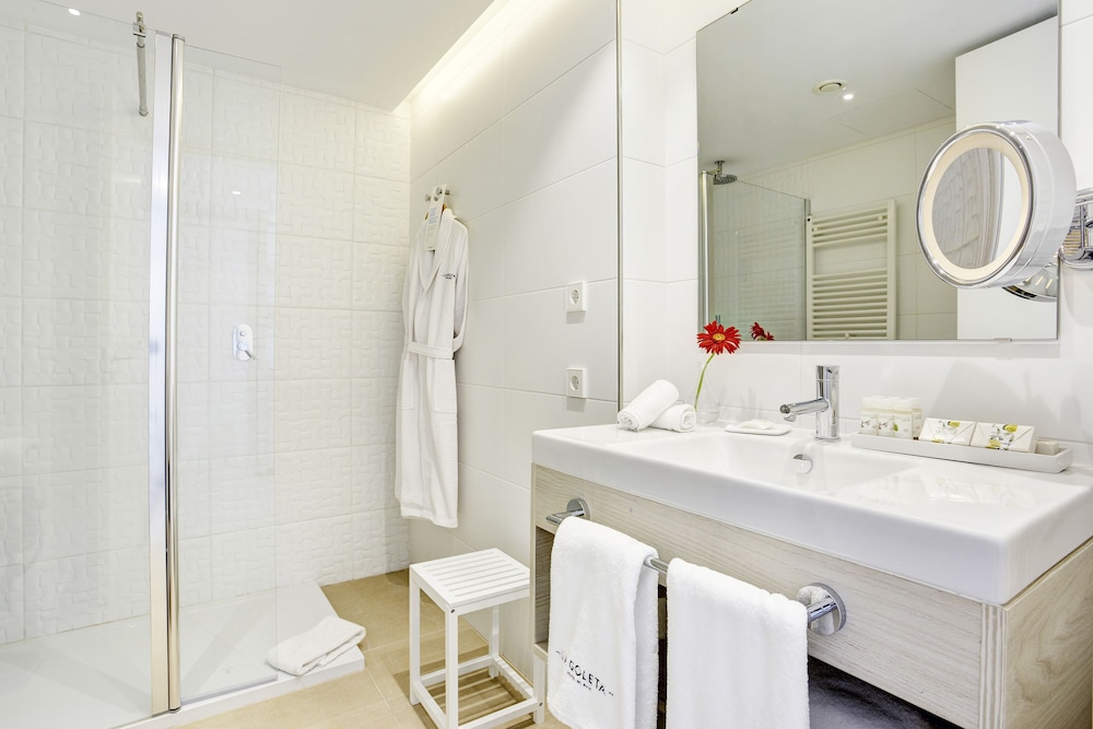La Goleta Hotel de Mar - Adults Only — Hotel rooms in Puerto Pollensa, Balearic Islands