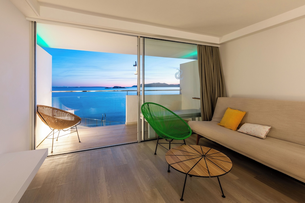 Sud Ibiza Suites — Hotel rooms in Ibiza Town, Balearic Islands