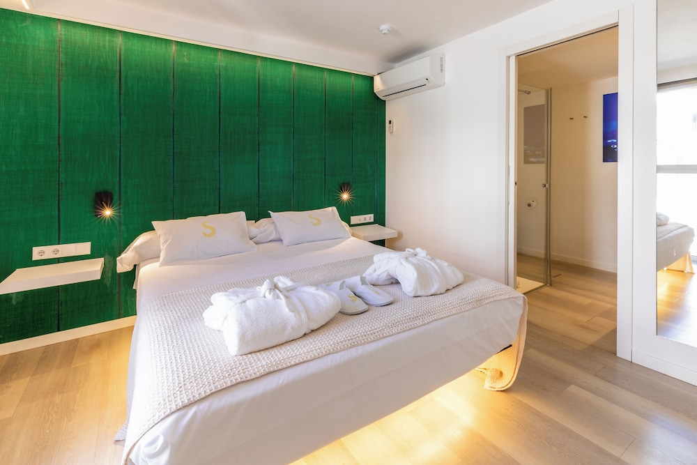 Sud Ibiza Suites — Hotel rooms in Ibiza Town, Balearic Islands