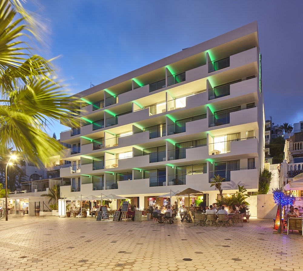 Sud Ibiza Suites — Hotel building in Ibiza Town, Balearic Islands