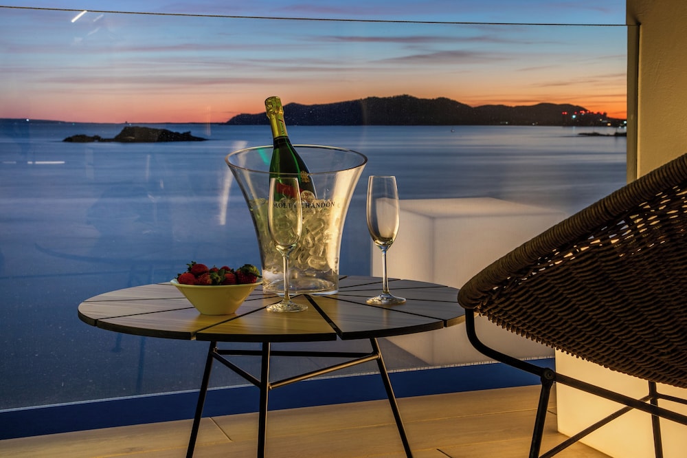Sud Ibiza Suites — Hotel rooms in Ibiza Town, Balearic Islands