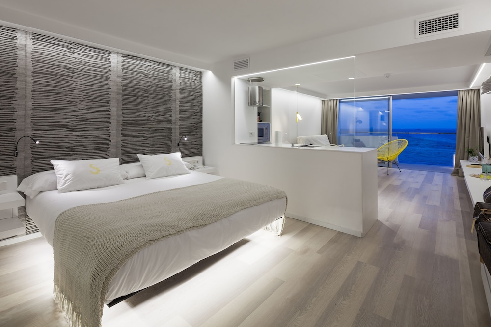 Sud Ibiza Suites — Hotel rooms in Ibiza Town, Balearic Islands