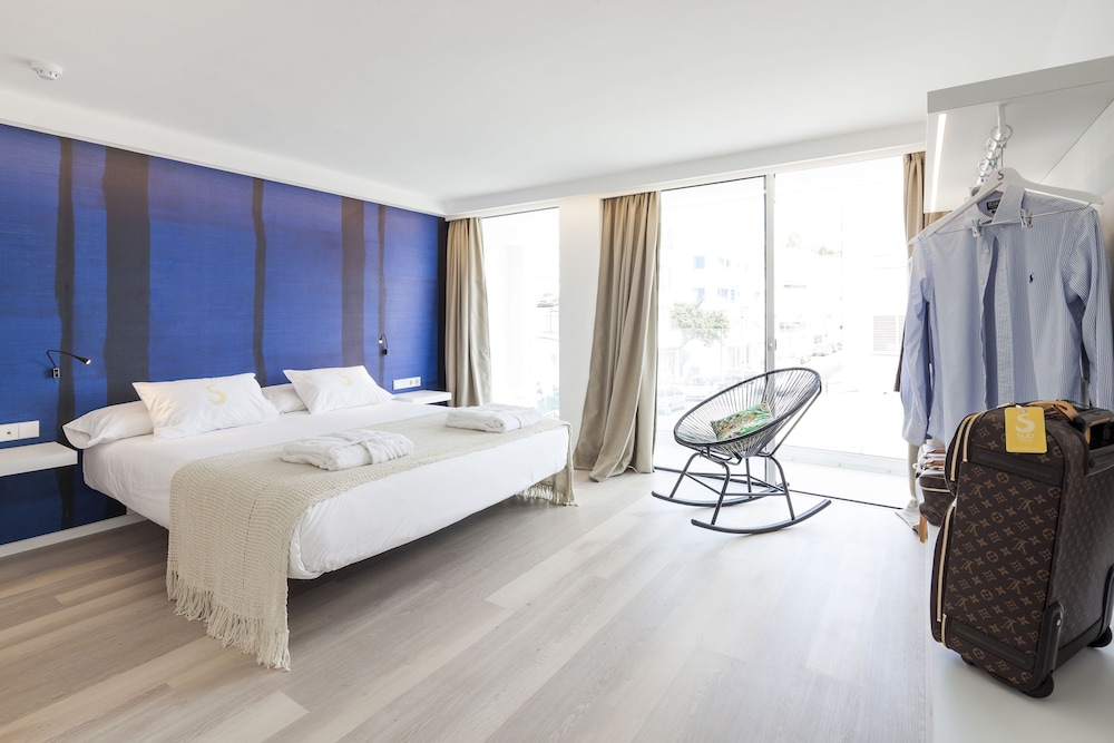 Sud Ibiza Suites — Hotel rooms in Ibiza Town, Balearic Islands