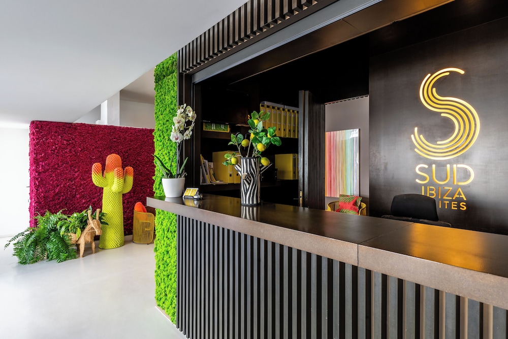 Sud Ibiza Suites — Hotel building in Ibiza Town, Balearic Islands