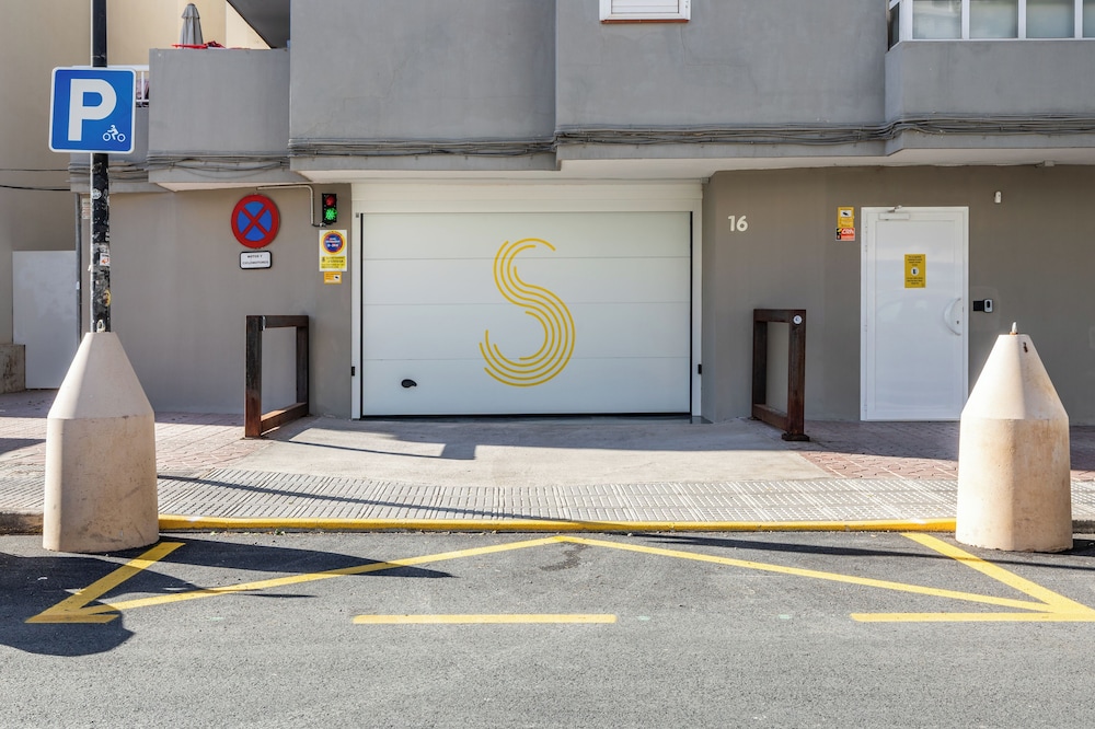 Sud Ibiza Suites — Hotel building in Ibiza Town, Balearic Islands