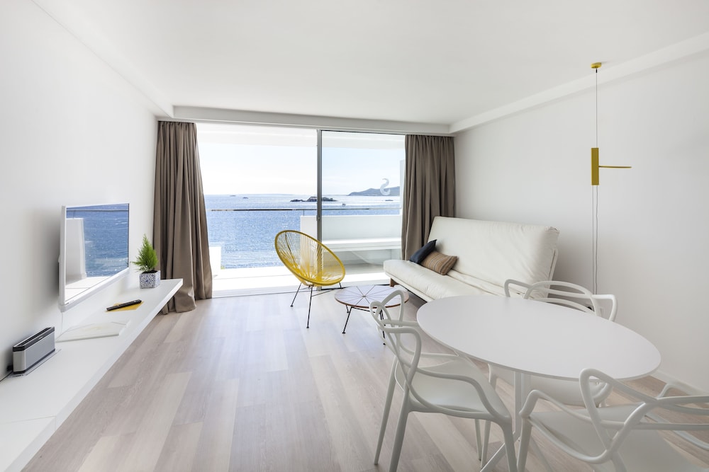 Sud Ibiza Suites — Hotel rooms in Ibiza Town, Balearic Islands