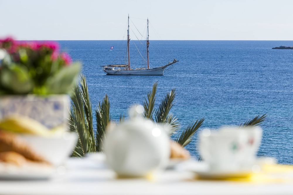 Sud Ibiza Suites — Restaurant & bars in Ibiza Town, Balearic Islands