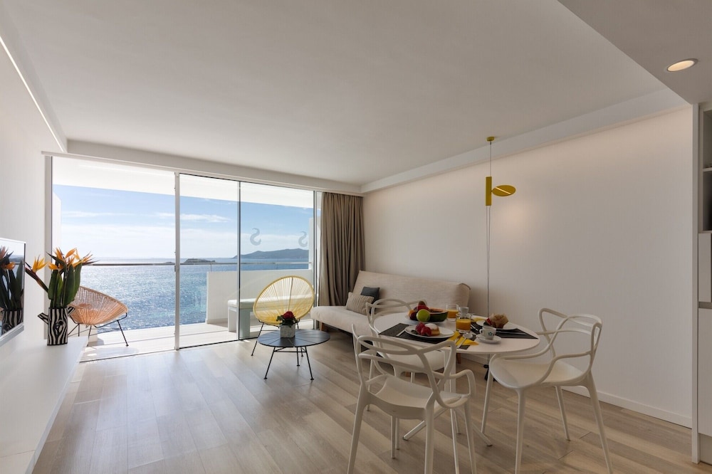 Sud Ibiza Suites — Hotel rooms in Ibiza Town, Balearic Islands