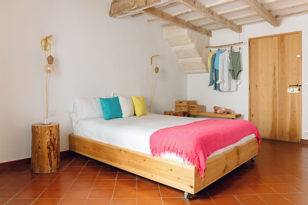 HoMe Hotel Menorca — Hotel rooms in Ciutadella de Menorca, Balearic Islands