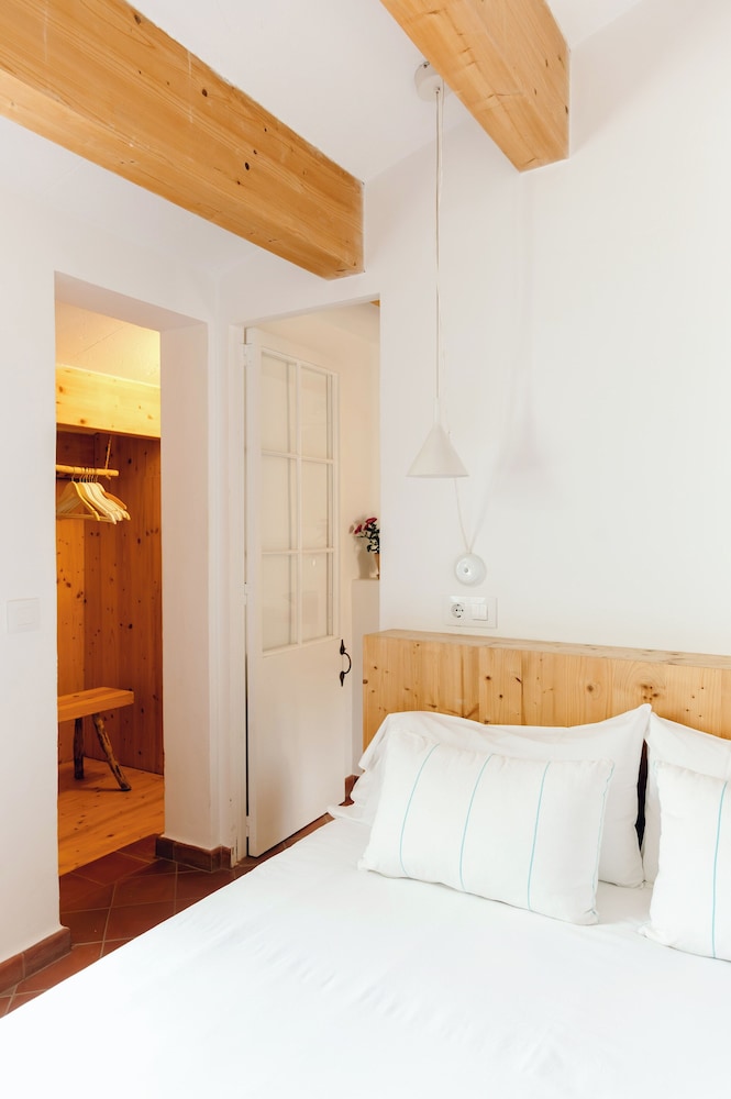 HoMe Hotel Menorca — Hotel rooms in Ciutadella de Menorca, Balearic Islands