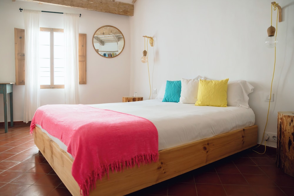 HoMe Hotel Menorca — Hotel rooms in Ciutadella de Menorca, Balearic Islands