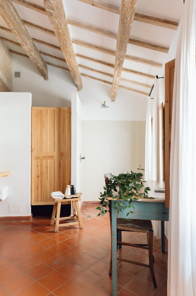 HoMe Hotel Menorca — Hotel rooms in Ciutadella de Menorca, Balearic Islands