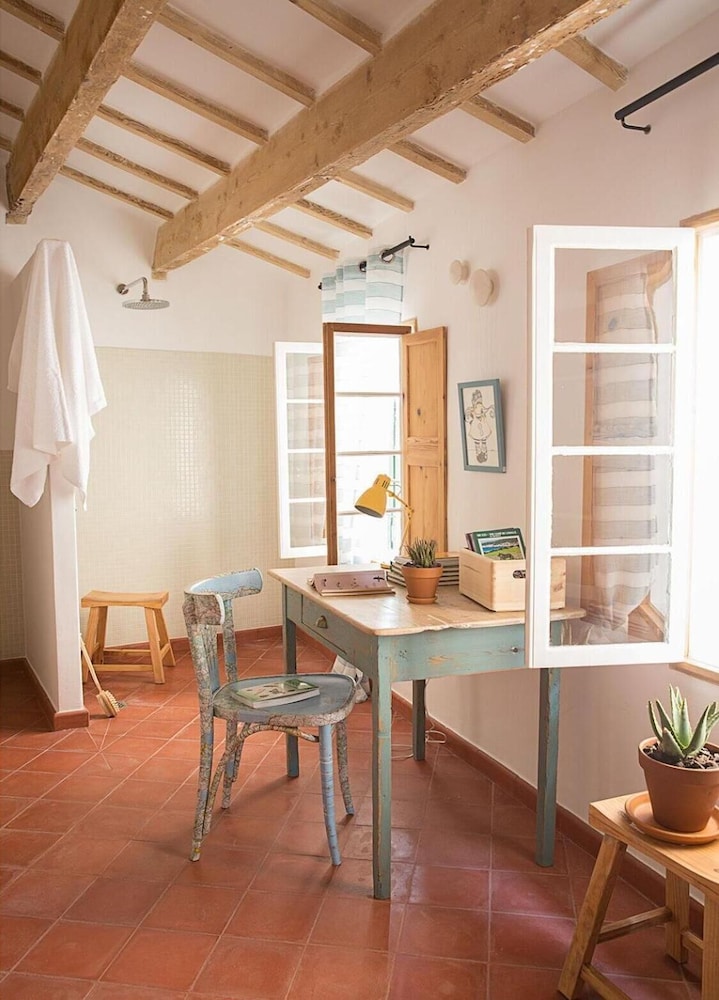HoMe Hotel Menorca — Hotel rooms in Ciutadella de Menorca, Balearic Islands
