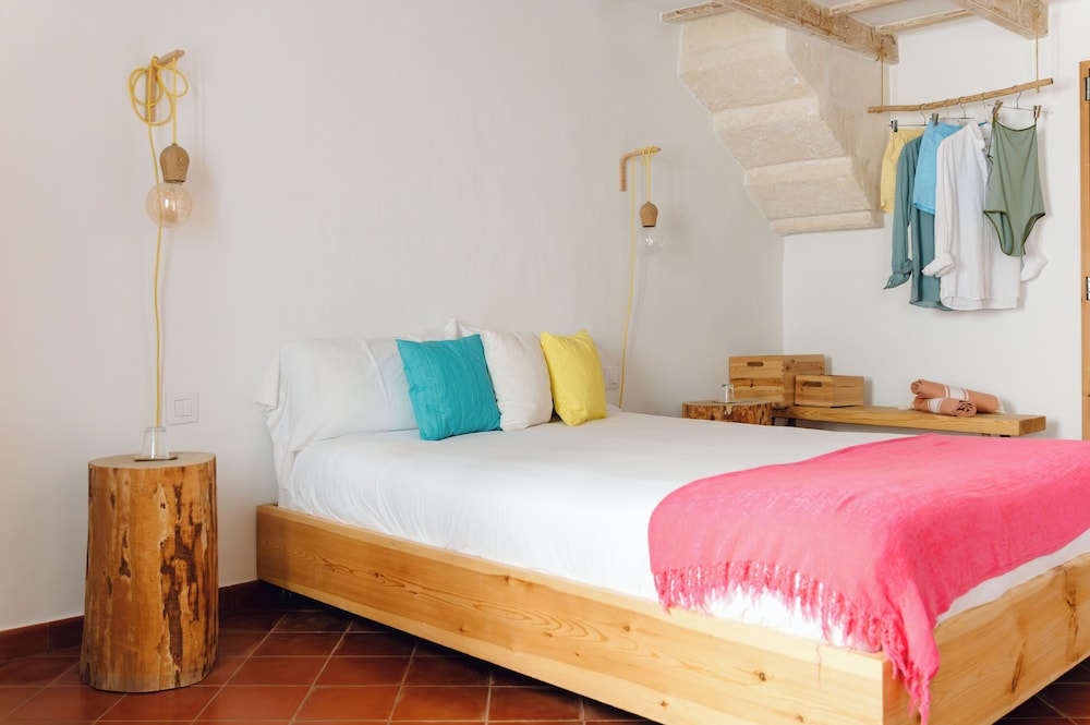 HoMe Hotel Menorca — Hotel rooms in Ciutadella de Menorca, Balearic Islands