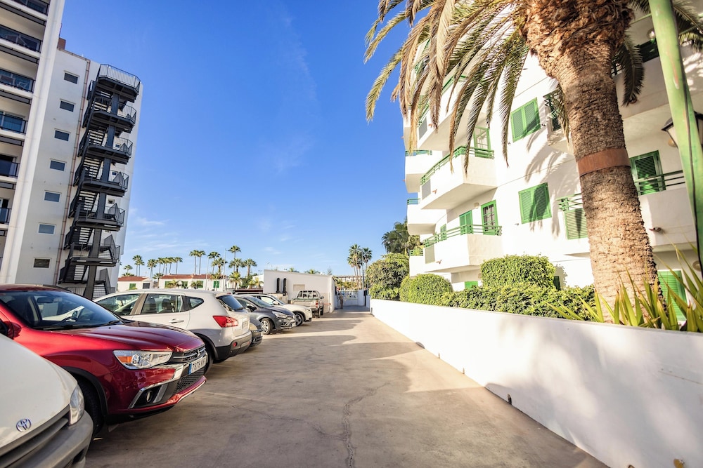 Servatur Playa Bonita — Hotel building in Playa del Ingles, Canary Islands