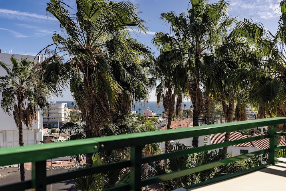Servatur Playa Bonita — Hotel rooms in Playa del Ingles, Canary Islands