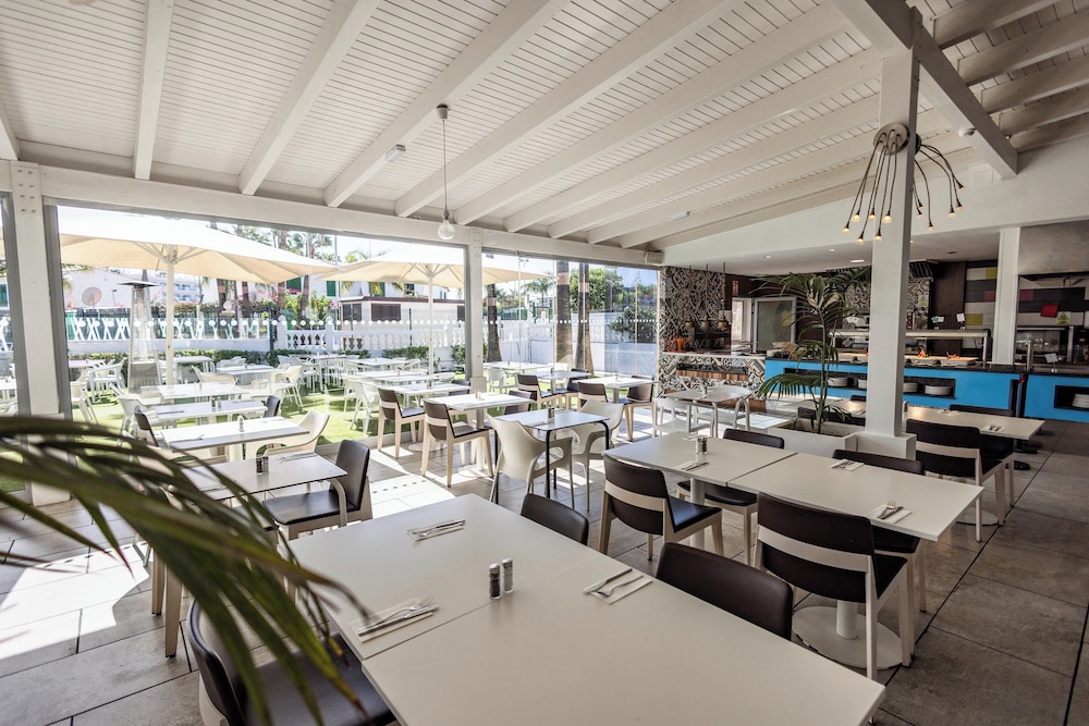 Servatur Playa Bonita — Restaurant & bars in Playa del Ingles, Canary Islands