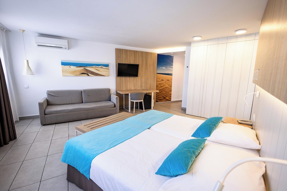 Servatur Playa Bonita — Hotel rooms in Playa del Ingles, Canary Islands