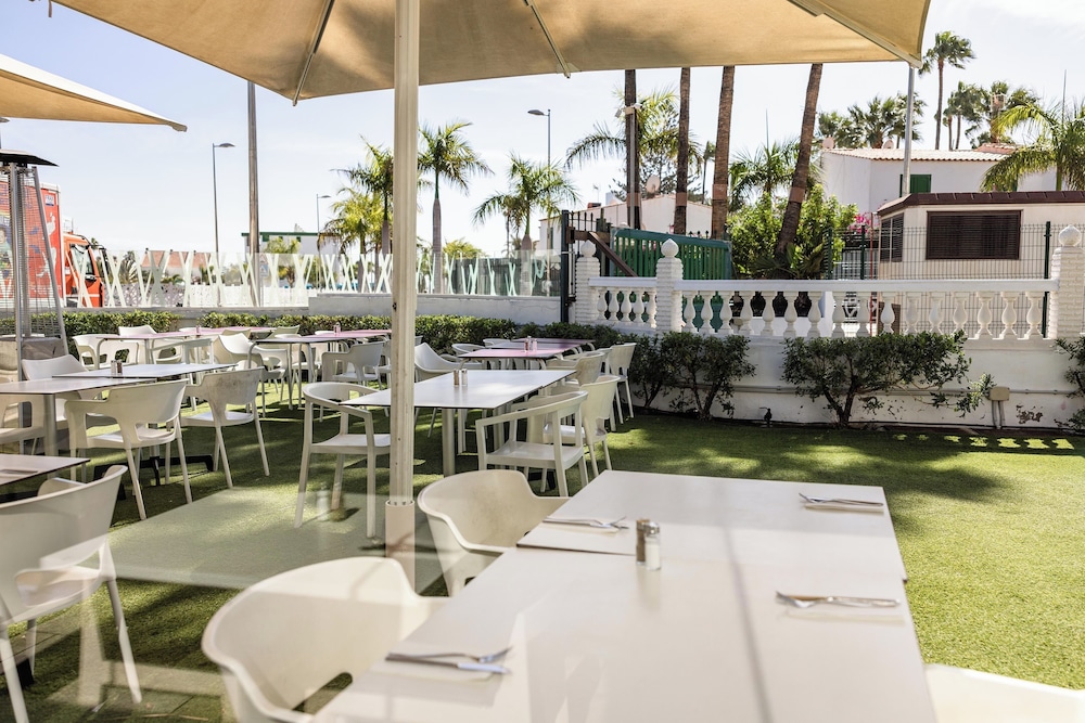 Servatur Playa Bonita — Restaurant & bars in Playa del Ingles, Canary Islands
