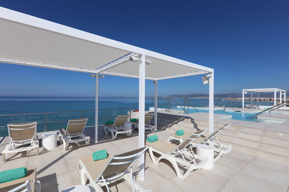 Iberostar Waves Bahía de Palma -Adults Only — Swimming pool in Playa de Palma, Balearic Islands