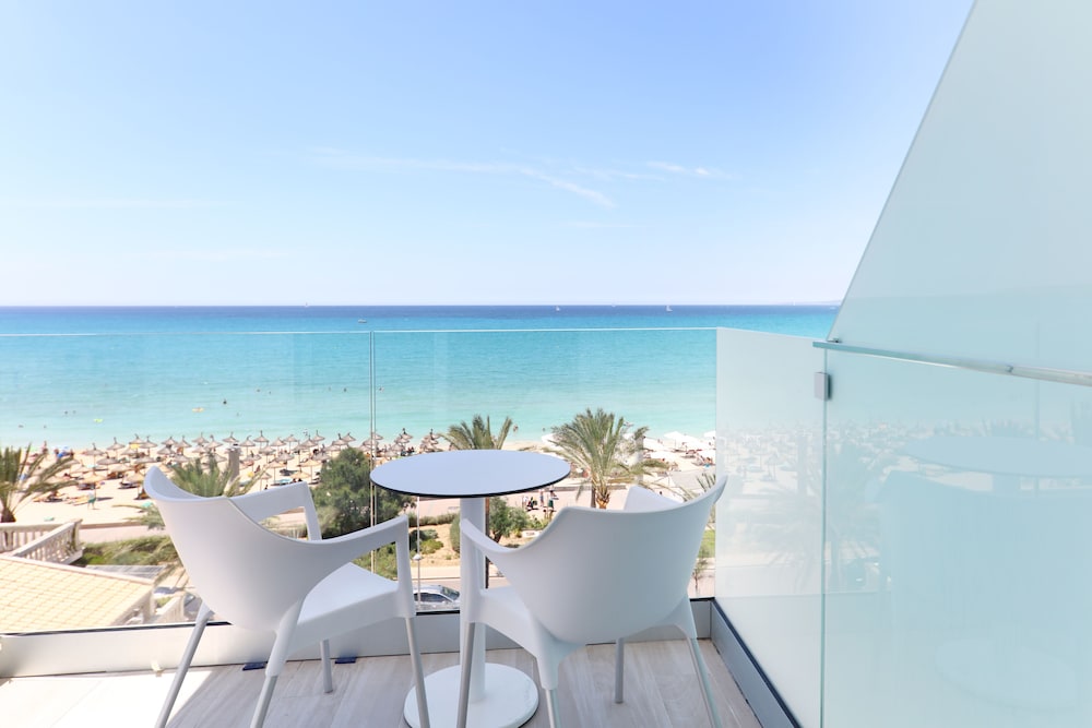 Iberostar Waves Bahía de Palma -Adults Only — Hotel rooms in Playa de Palma, Balearic Islands