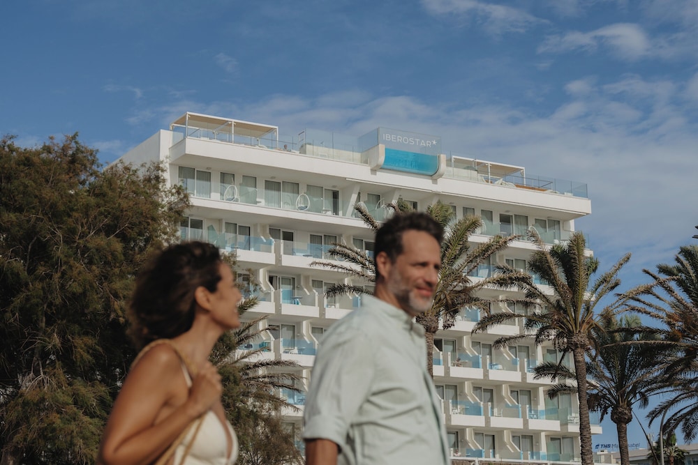 Iberostar Waves Bahía de Palma -Adults Only — Hotel building in Playa de Palma, Balearic Islands