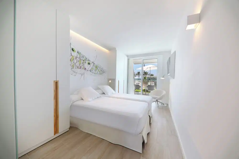 Iberostar Waves Bahía de Palma -Adults Only — Hotel rooms in Playa de Palma, Balearic Islands