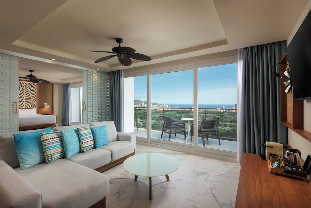 Four Points by Sheraton Costa Blanca Resort — Hotel rooms in Benidorm, Valencian Community