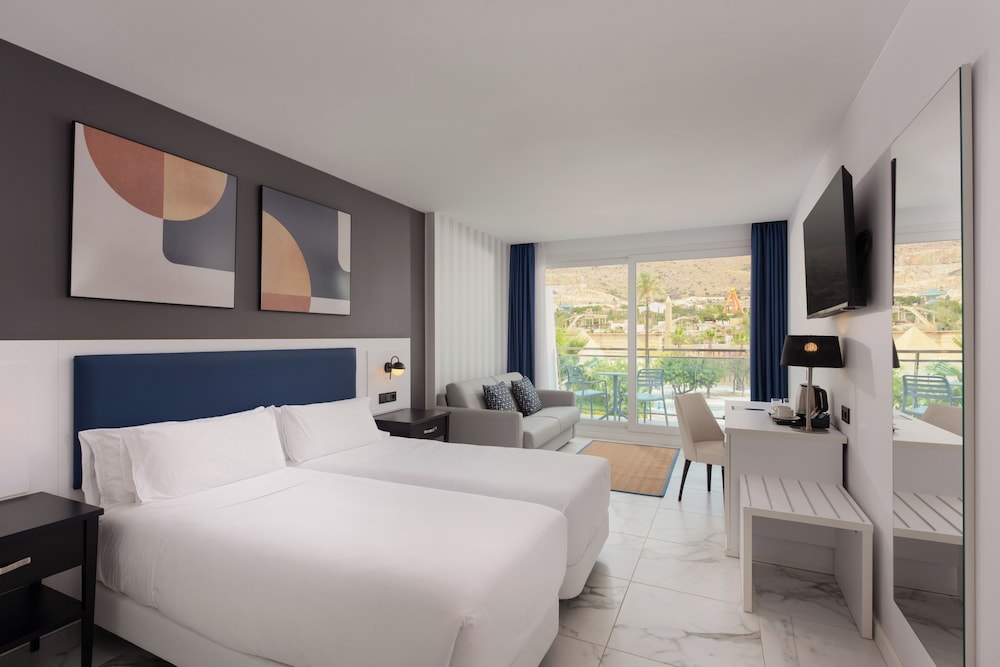 Four Points by Sheraton Costa Blanca Resort — Hotel rooms in Benidorm, Valencian Community
