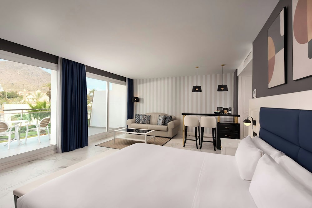 Four Points by Sheraton Costa Blanca Resort — Hotel rooms in Benidorm, Valencian Community