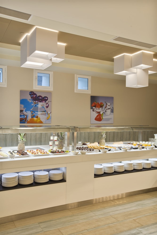 Four Points by Sheraton Costa Blanca Resort — Restaurant & bars in Benidorm, Valencian Community