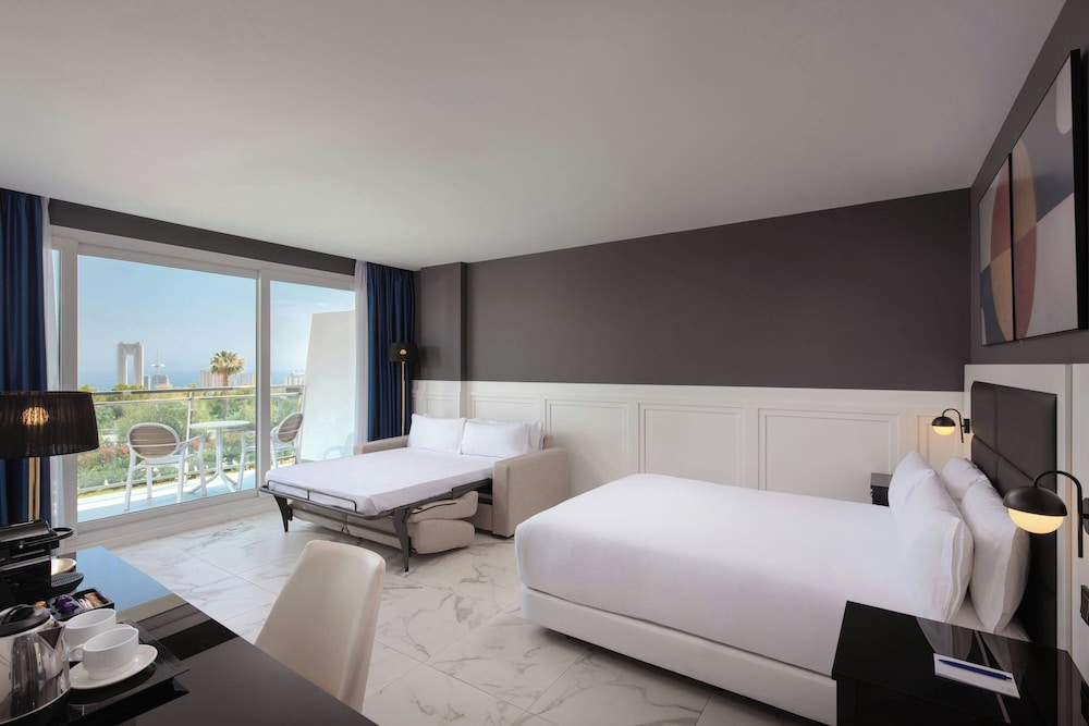 Four Points by Sheraton Costa Blanca Resort — Hotel rooms in Benidorm, Valencian Community