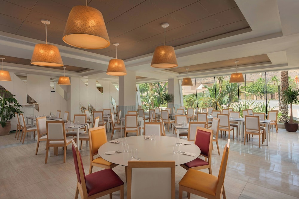 Four Points by Sheraton Costa Blanca Resort — Restaurant & bars in Benidorm, Valencian Community