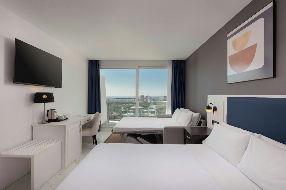 Four Points by Sheraton Costa Blanca Resort — Hotel rooms in Benidorm, Valencian Community
