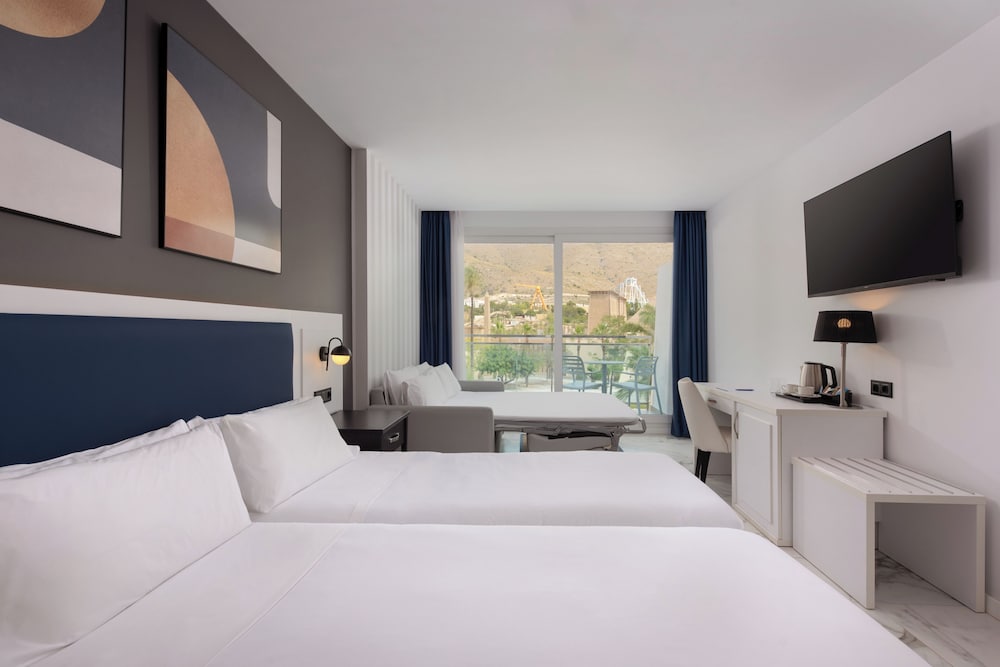 Four Points by Sheraton Costa Blanca Resort — Hotel rooms in Benidorm, Valencian Community