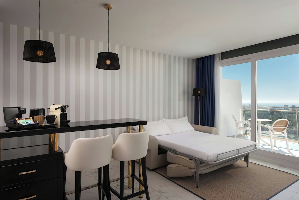 Four Points by Sheraton Costa Blanca Resort — Hotel rooms in Benidorm, Valencian Community