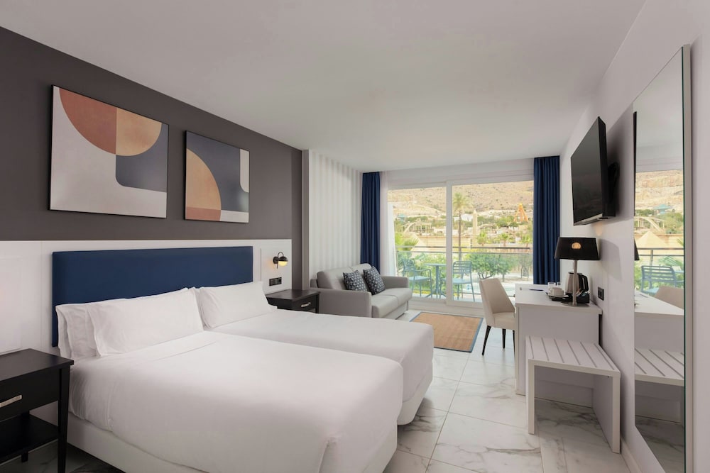 Four Points by Sheraton Costa Blanca Resort — Hotel rooms in Benidorm, Valencian Community
