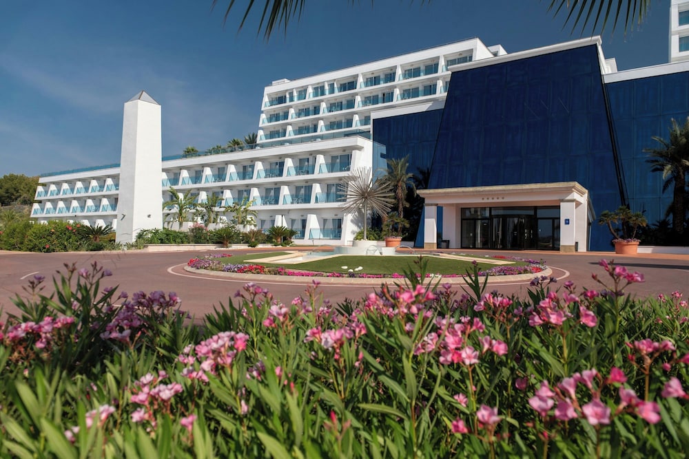 Four Points by Sheraton Costa Blanca Resort — Hotel building in Benidorm, Valencian Community