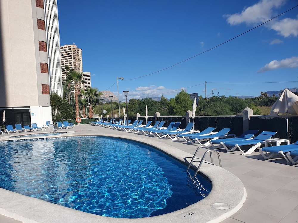 Apartamentos Primavera Loix — Swimming pool in Benidorm, Valencian Community