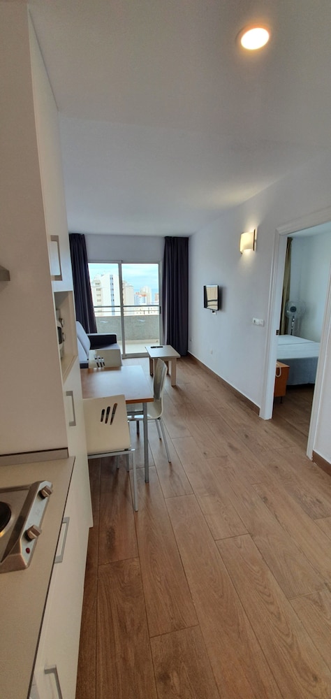 Apartamentos Primavera Loix — Hotel rooms in Benidorm, Valencian Community