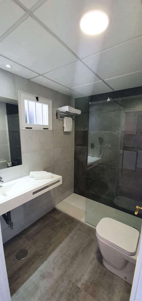 Apartamentos Primavera Loix — Hotel rooms in Benidorm, Valencian Community