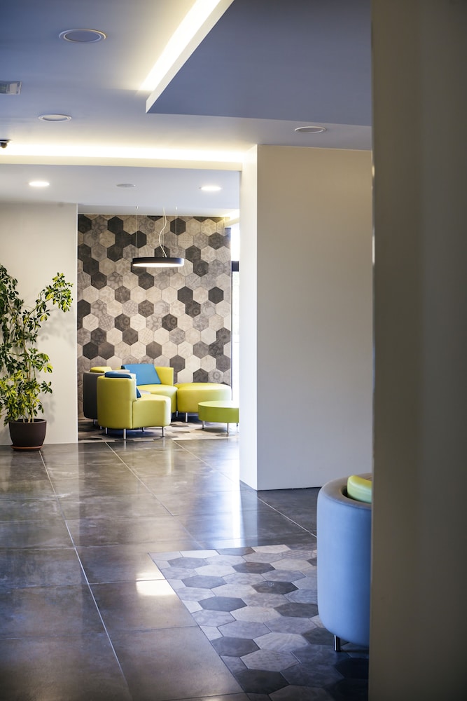 Apartamentos Primavera Loix — Hotel building in Benidorm, Valencian Community