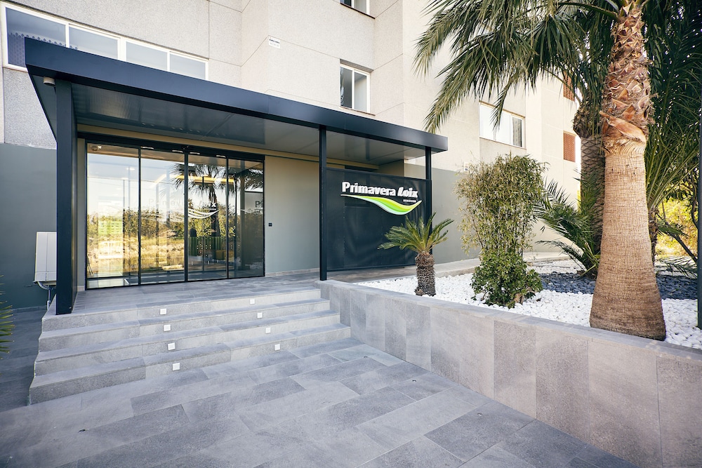 Apartamentos Primavera Loix — Hotel building in Benidorm, Valencian Community