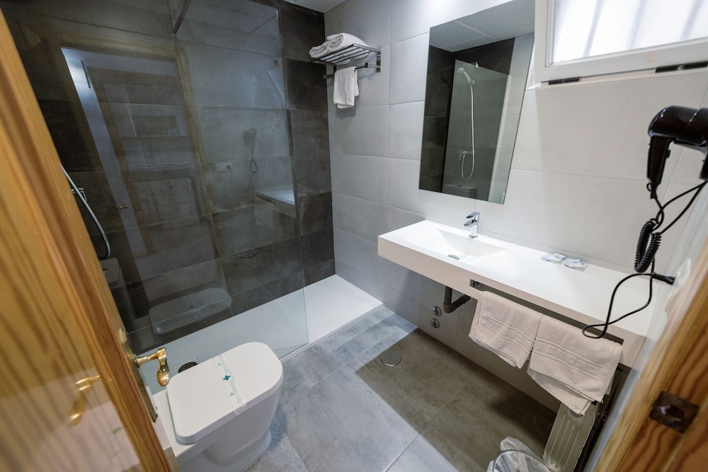 Apartamentos Primavera Loix — Hotel rooms in Benidorm, Valencian Community