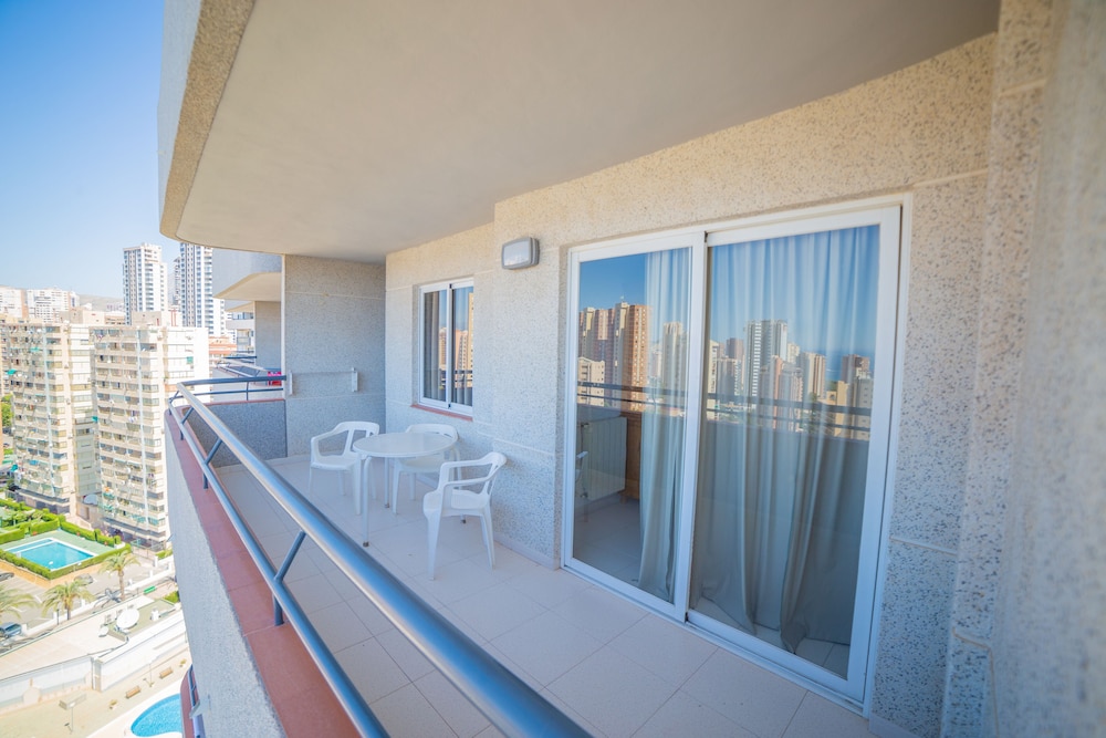 Apartamentos Primavera Loix — Hotel rooms in Benidorm, Valencian Community