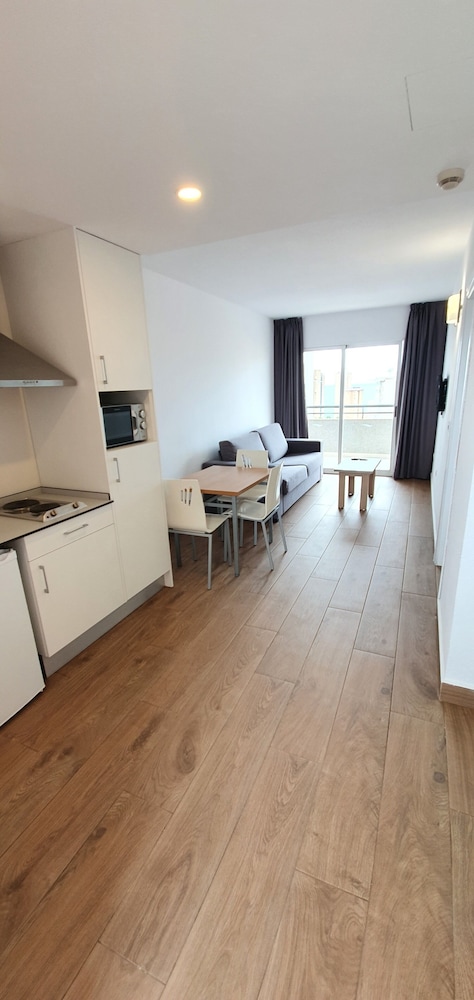Apartamentos Primavera Loix — Hotel rooms in Benidorm, Valencian Community