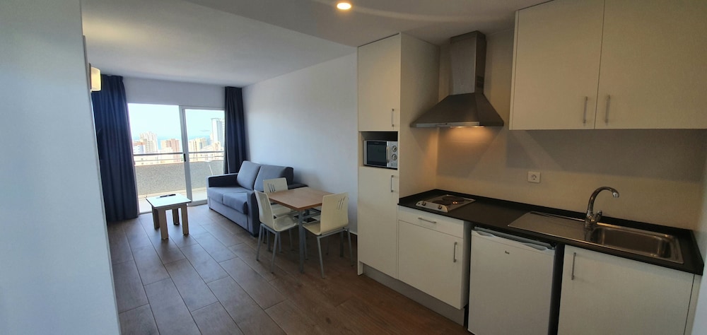 Apartamentos Primavera Loix — Hotel rooms in Benidorm, Valencian Community