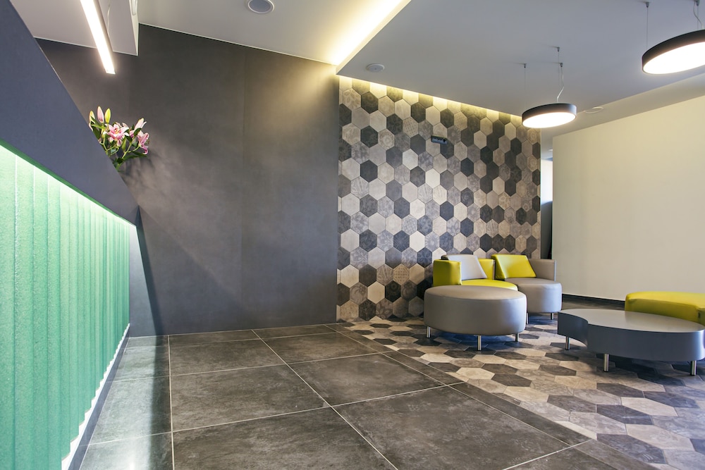 Apartamentos Primavera Loix — Hotel building in Benidorm, Valencian Community