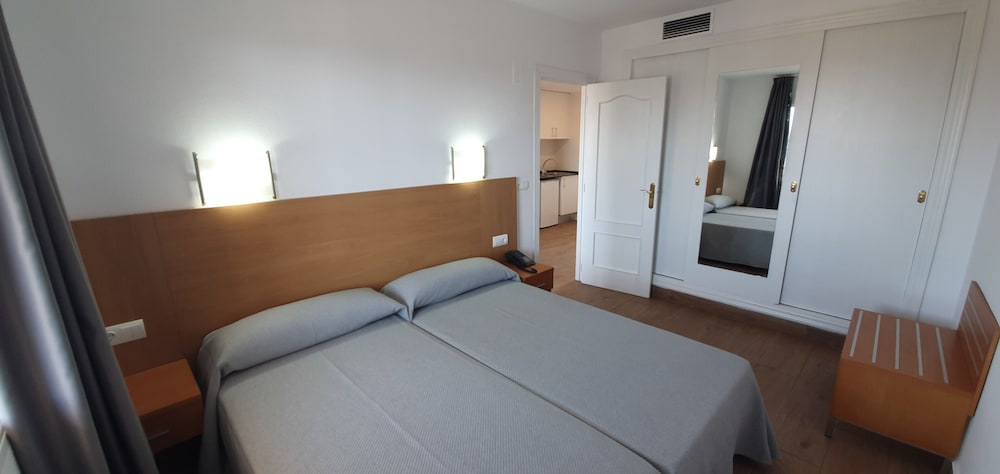 Apartamentos Primavera Loix — Hotel rooms in Benidorm, Valencian Community