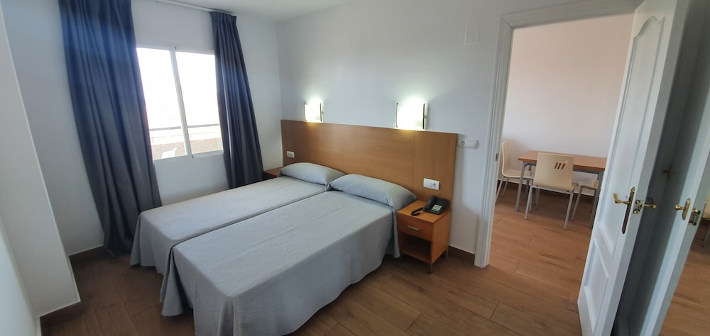 Apartamentos Primavera Loix — Hotel rooms in Benidorm, Valencian Community